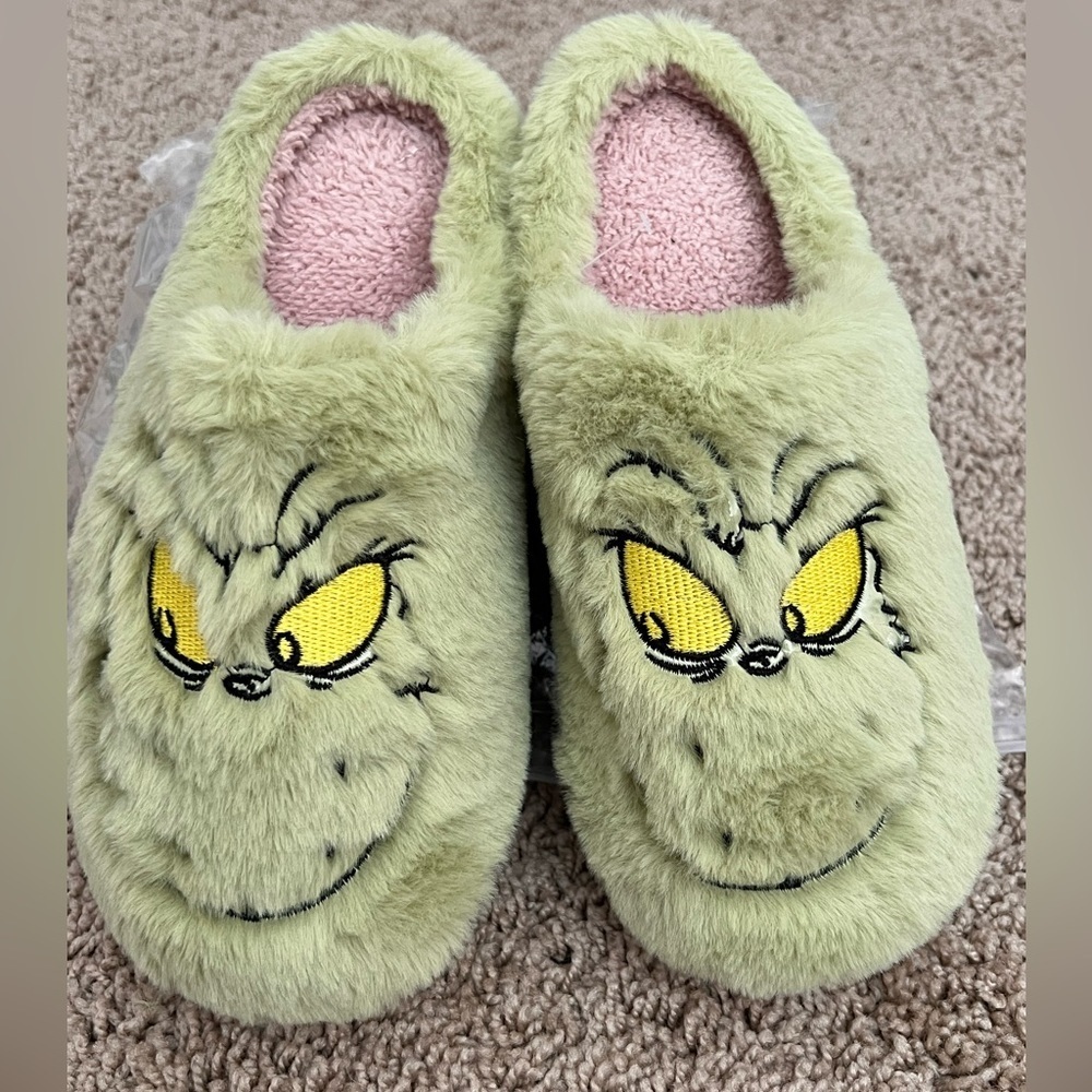 Slippers 💚🎄